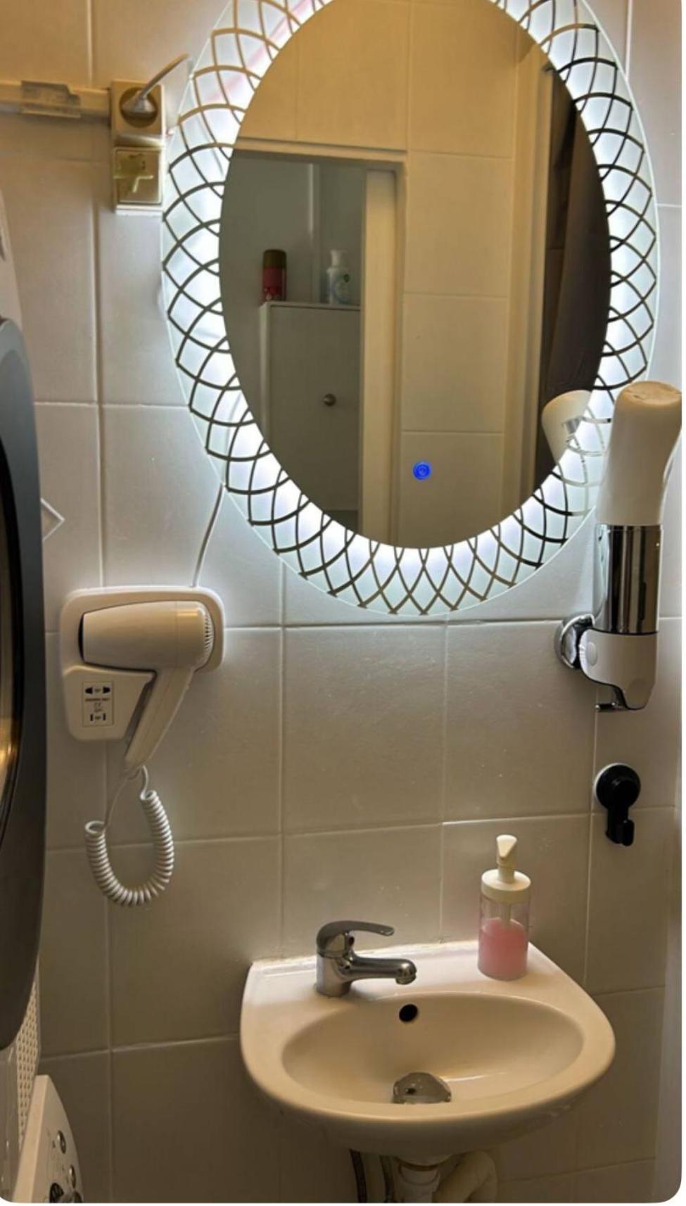 Apartment Pour Deux Face A La Tour Eiffel