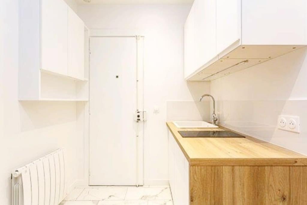 Apartment A Paris