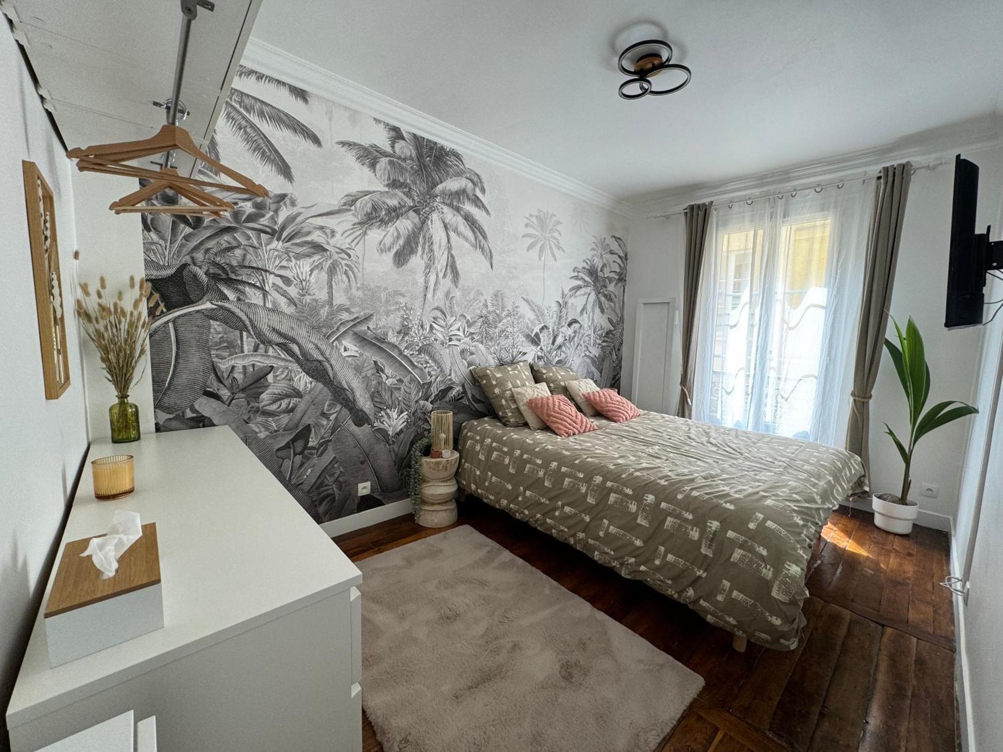 Eiffel Playcation Apartment