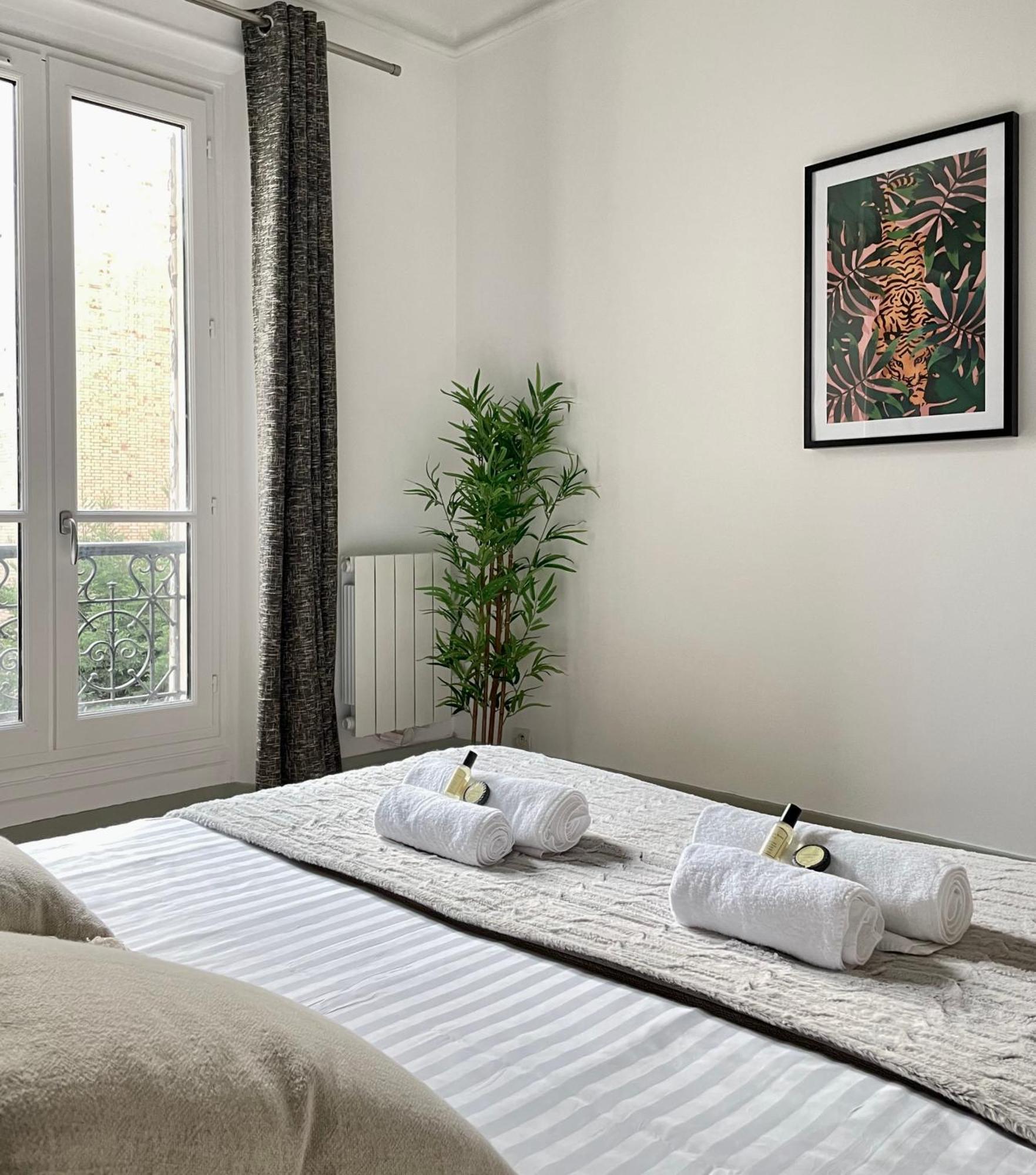 Eiffel Tower Stylish Retreat Apartment *