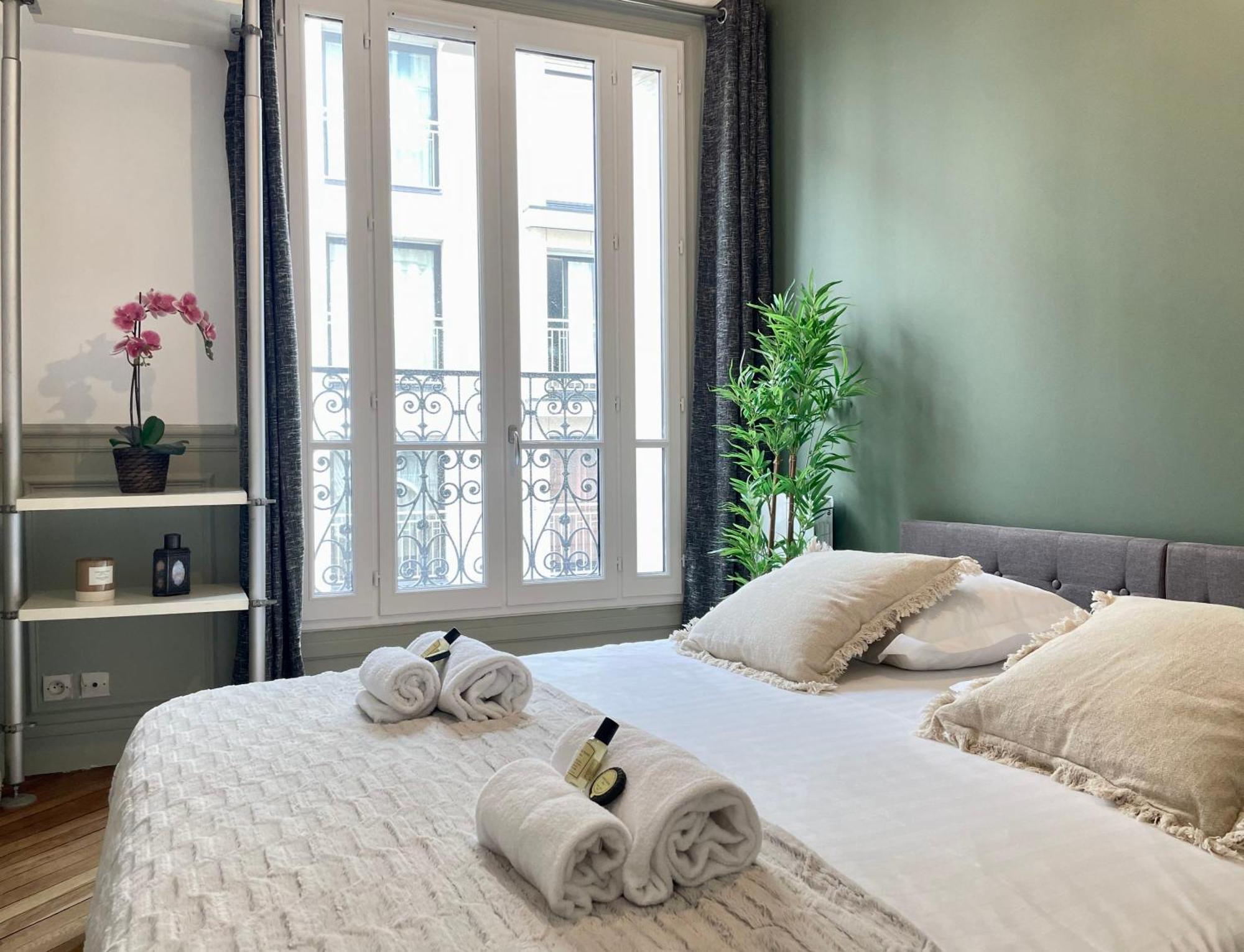 Eiffel Tower Stylish Retreat * Paris