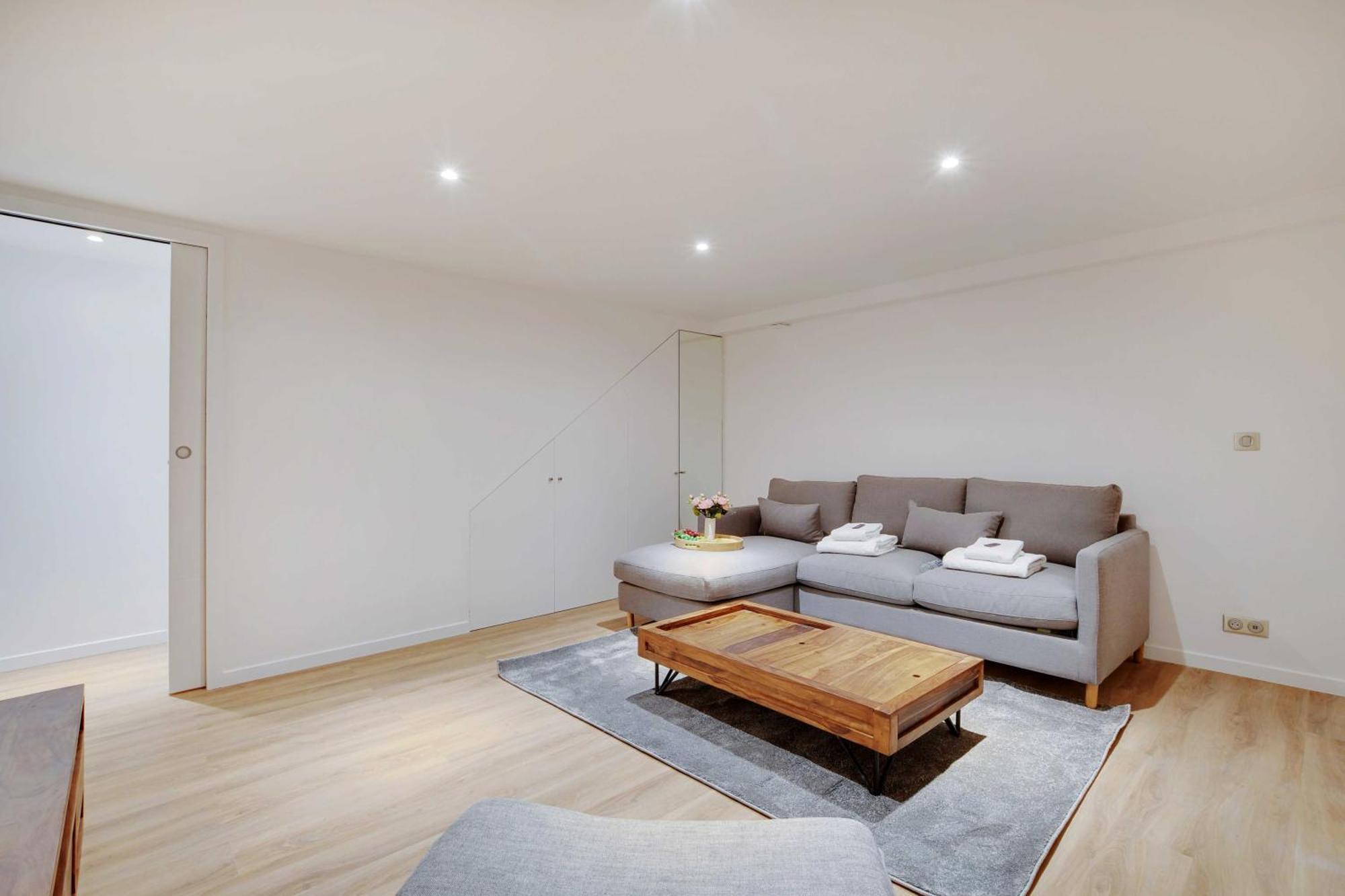 Spacious - 2br- 6p - Grandes-carrieres Apartment