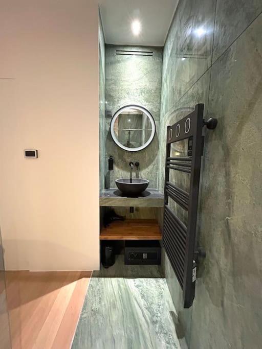 Louvre -notre Dame 2bd, 2bath Ac Paris