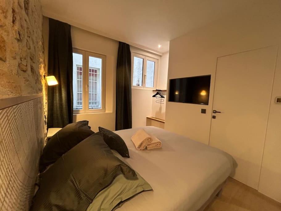 Louvre -notre Dame 2bd, 2bath Ac * Paris