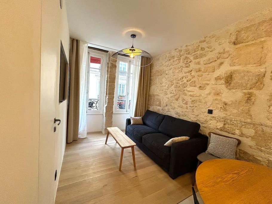 Apartment Louvre -notre Dame 2bd, 2bath Ac