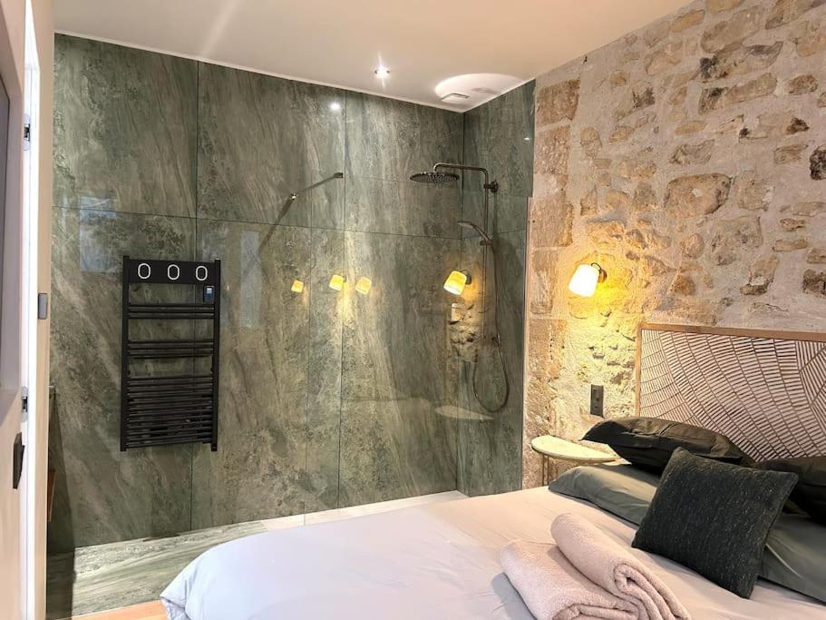 Louvre -notre Dame 2bd, 2bath Ac Paris