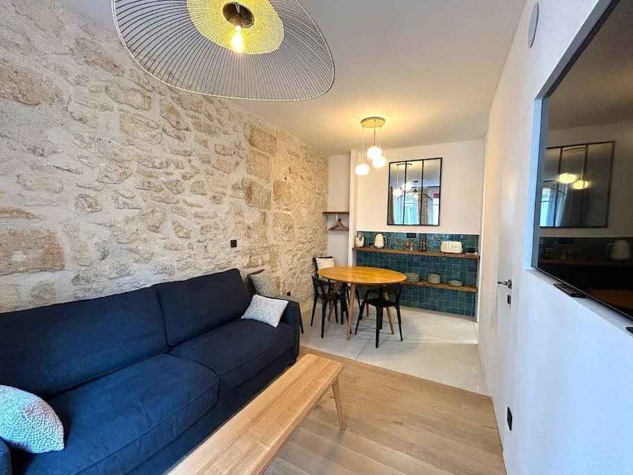 Apartment Louvre -notre Dame 2bd, 2bath Ac