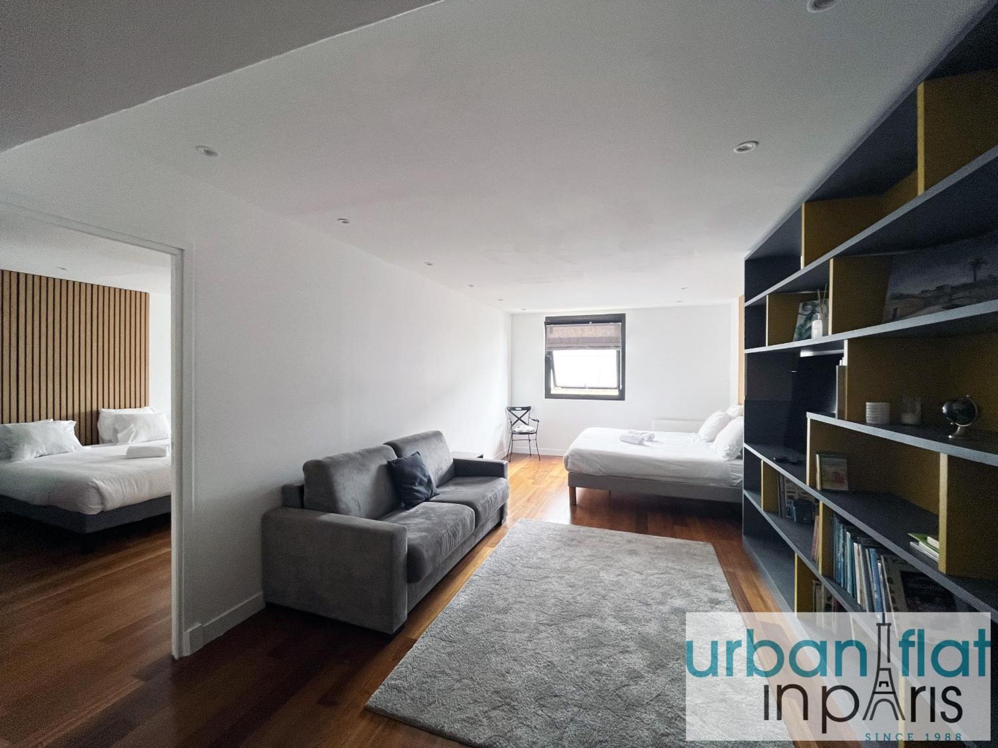 Urban Flat 168 - Spacious 1-bedroom In *