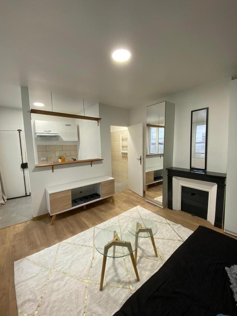 Equipe, Lumineux A Apartamento Paris