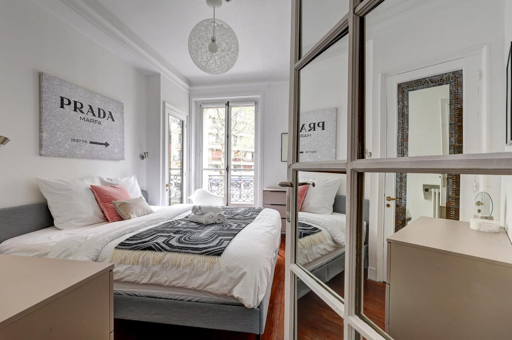 Eiffel Tower & Champ De Mars - 2br - Cityapartmentstay Paris