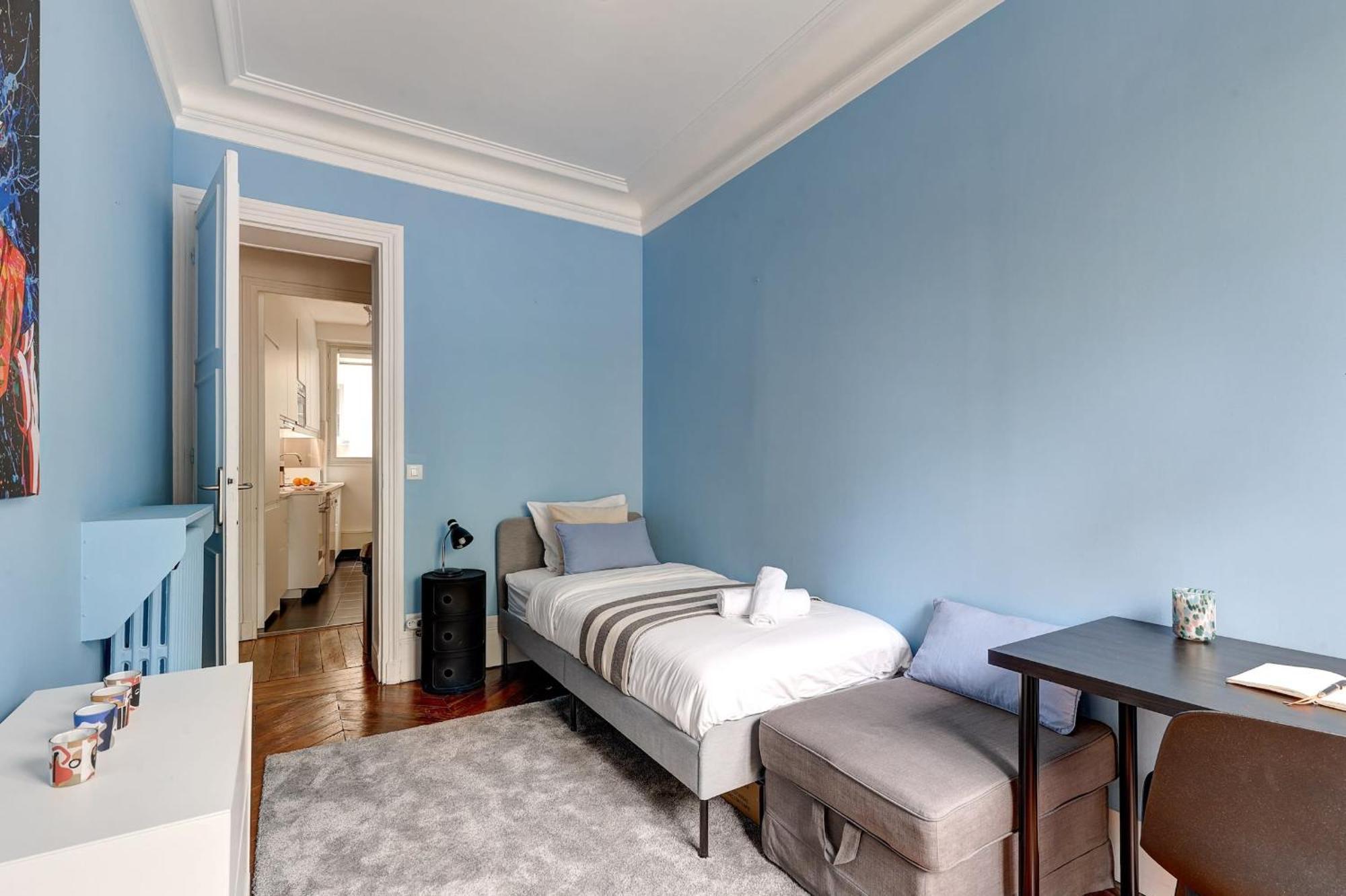 Eiffel Tower & Champ De Mars - 2br - Cityapartmentstay * Paris