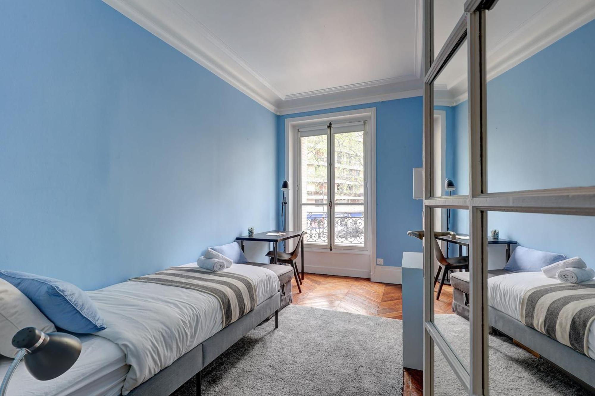 Eiffel Tower & Champ De Mars - 2br - Cityapartmentstay Appartement