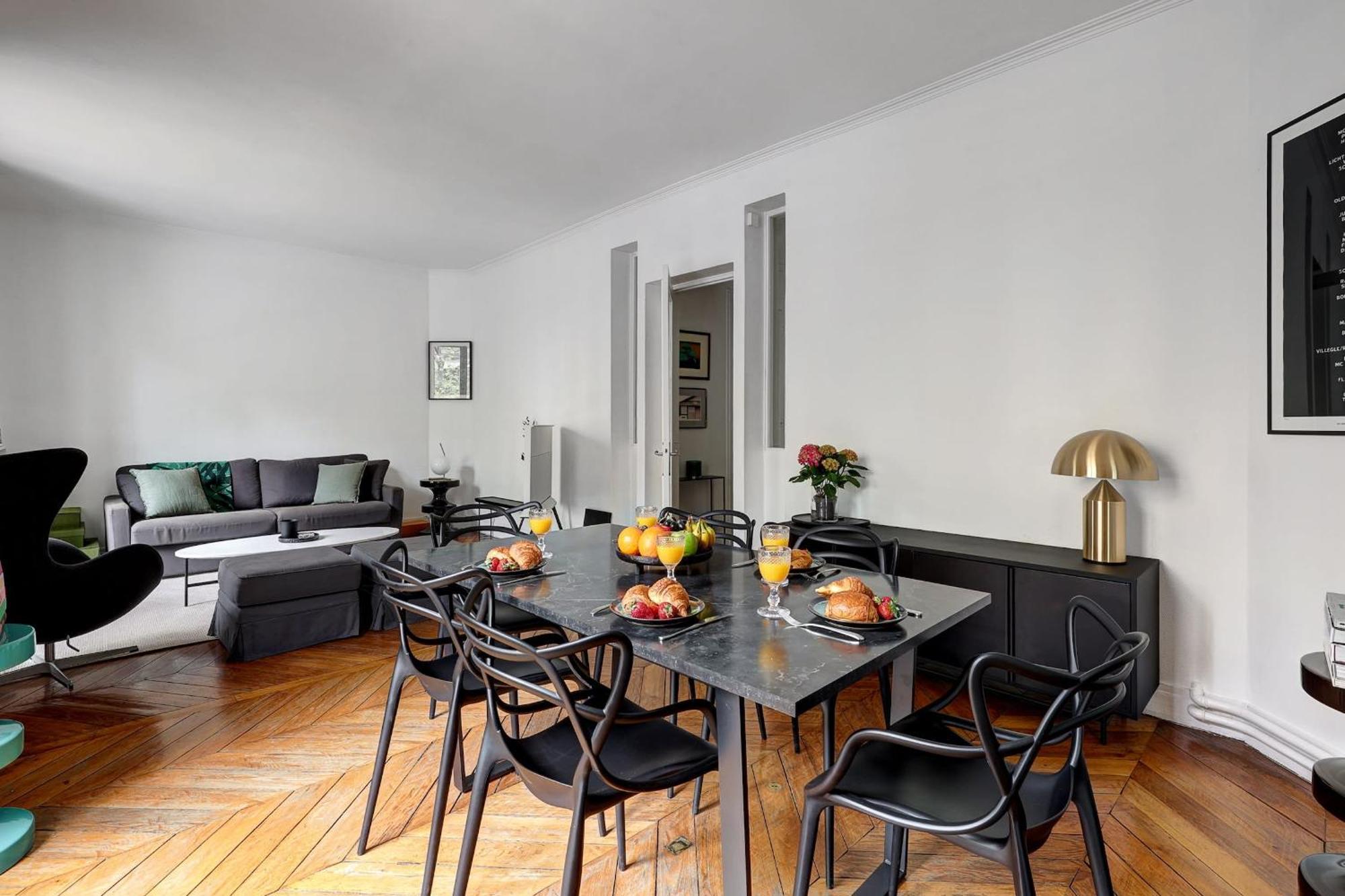 Eiffel Tower & Champ De Mars - 2br - Cityapartmentstay Appartement *