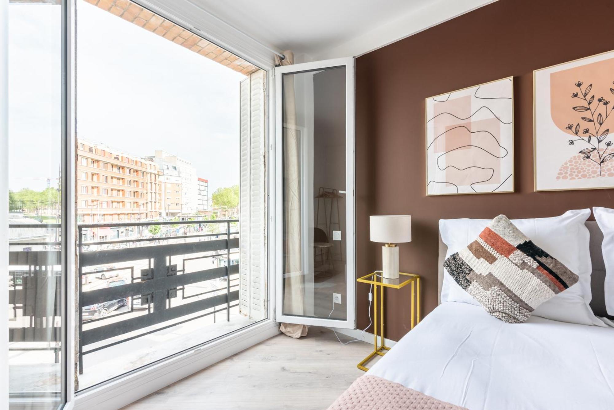 Lumineux Est -ii Appartement