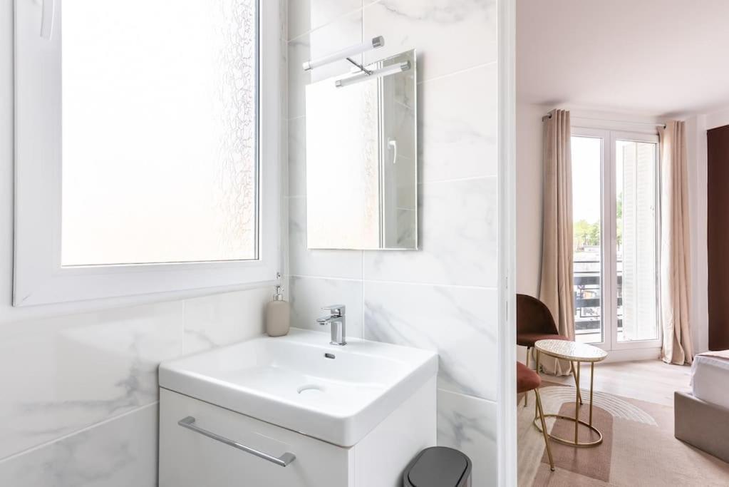 Lumineux Est -ii Appartement