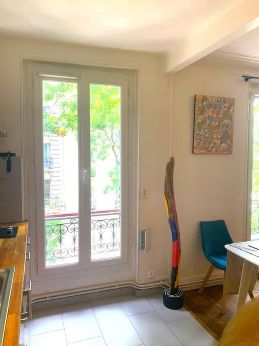Haussmanien Au Coeur Du Village Montmartre !