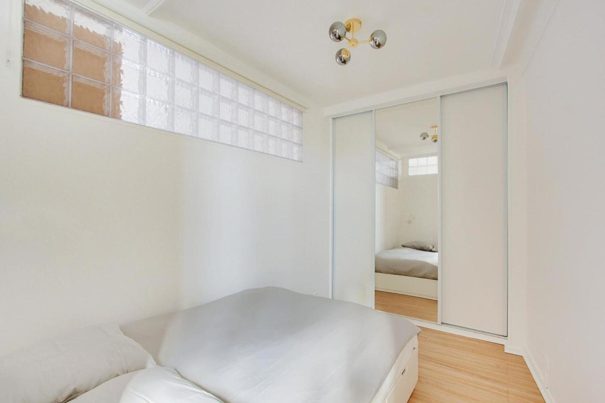Flex Living - Whole House - Claude Bernard Apartment Paris