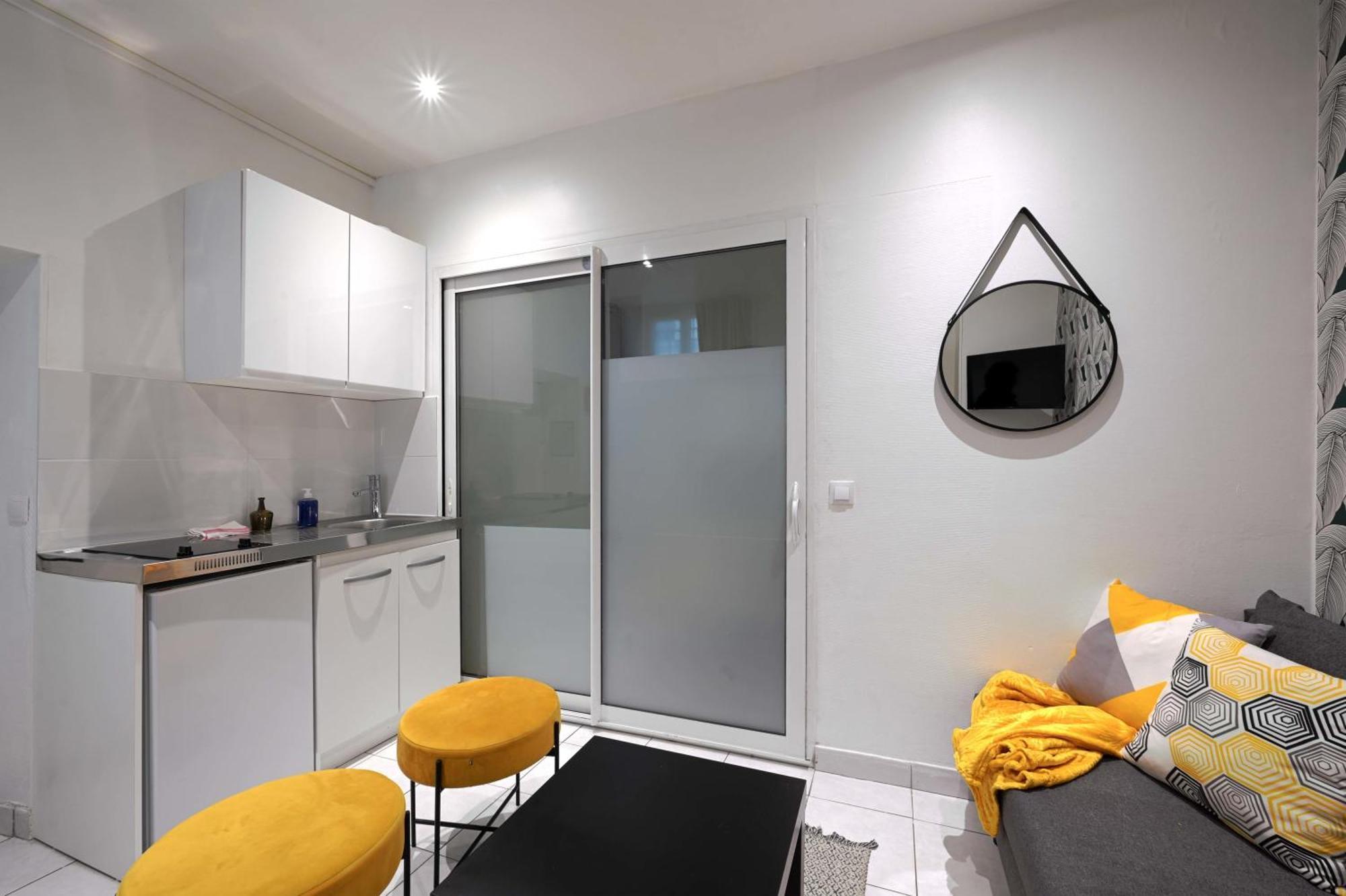 Lovely For 2 Persons Center Of Apartment Paris
