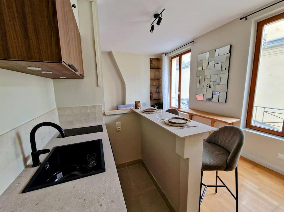 Calme Et Ensoleille Entierement Renove Apartamento