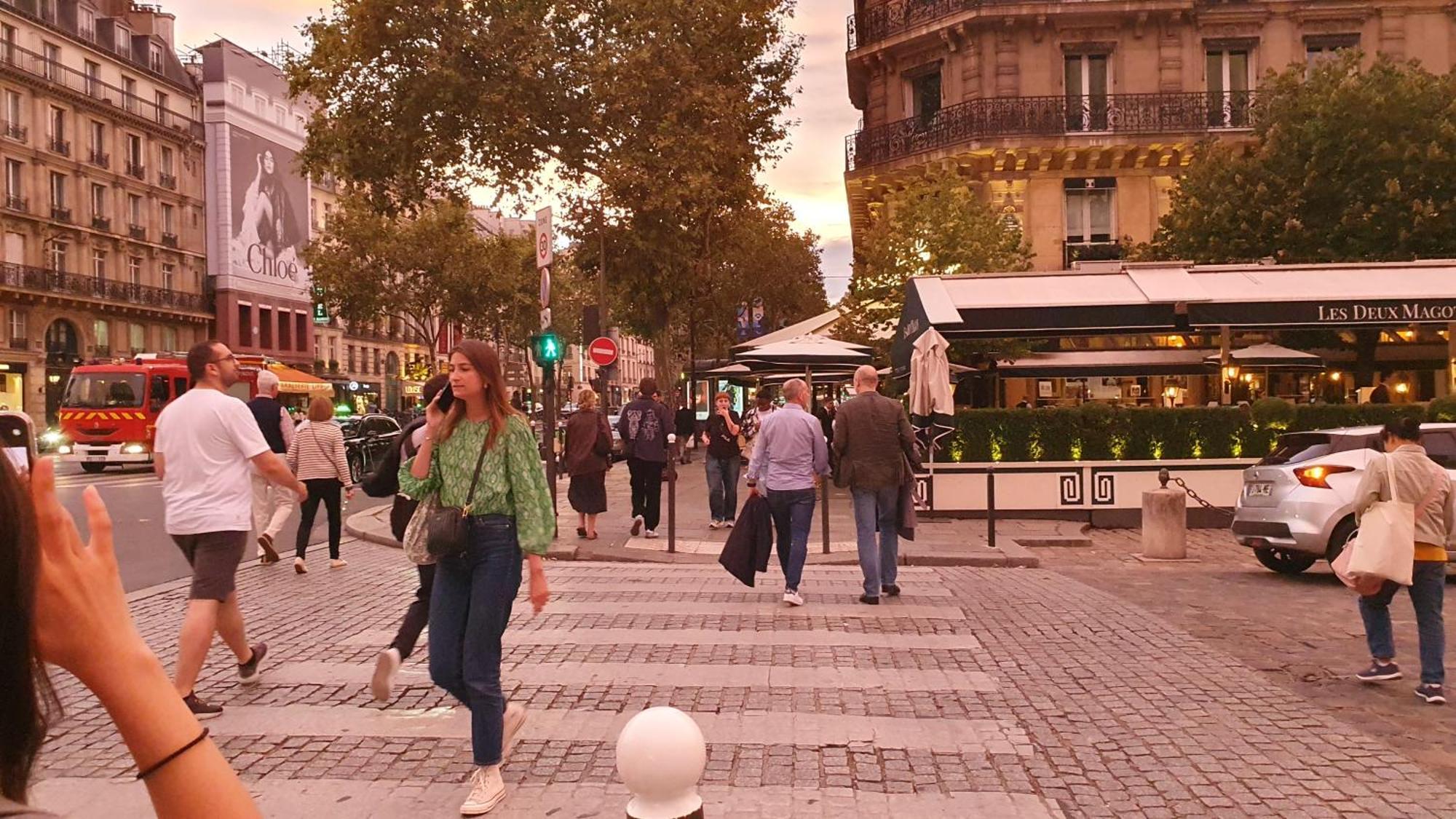 Homestay Gare Montparnasse,gorgeous Place, Center ,close To Eiffel Tour And Louvre Meusm , Front Metro *