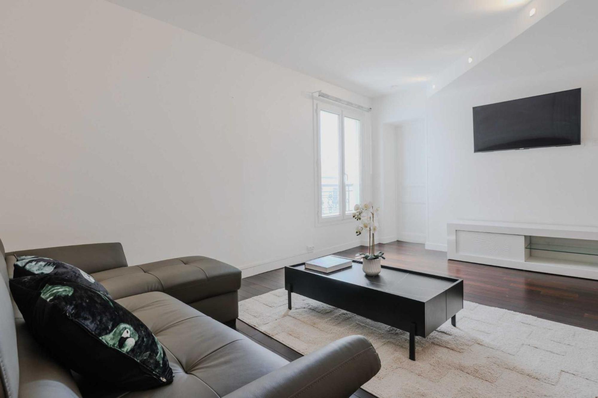 Apartment Tranquility Near The Seine And Louvre Museum Paris