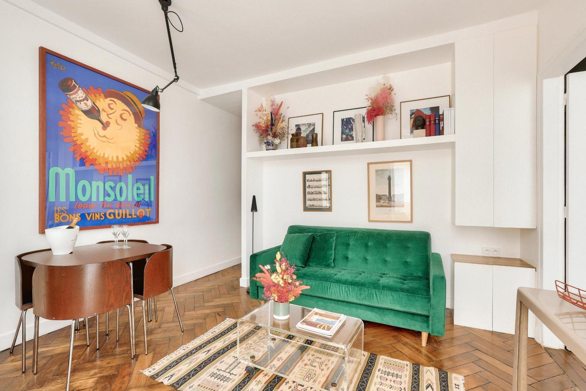 Bright In The 10arr. - 4 People Apartment *