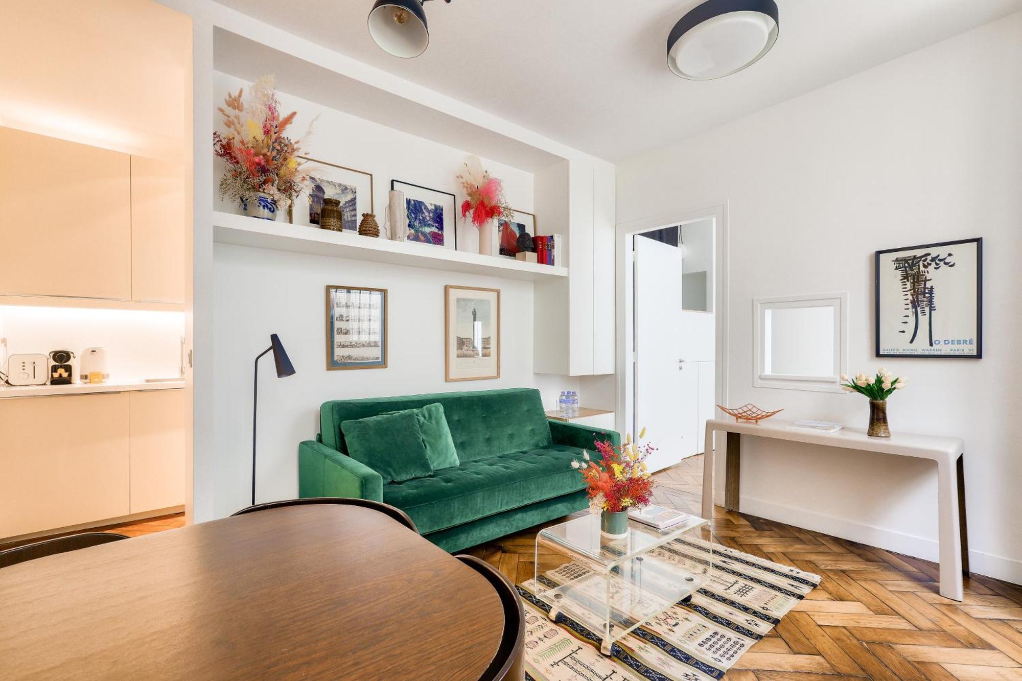 Apartment Bright In The 10arr. - 4 People