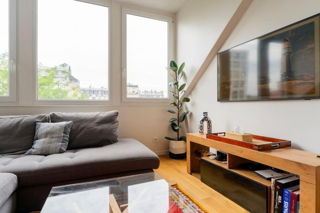 Modern Loft With Terrace In Apartamento Paris