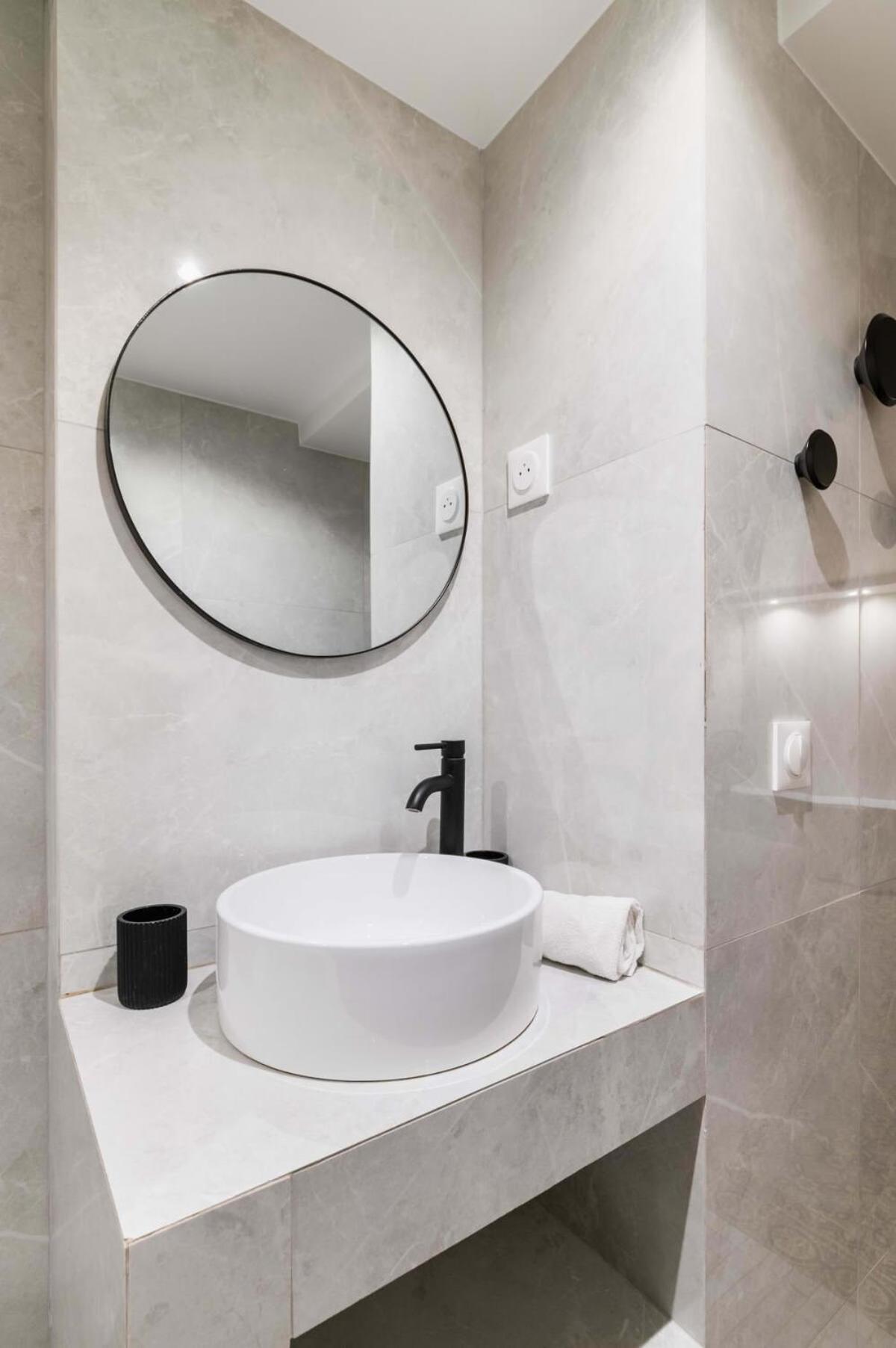 Apartment Zzz La Bruyere 9 *