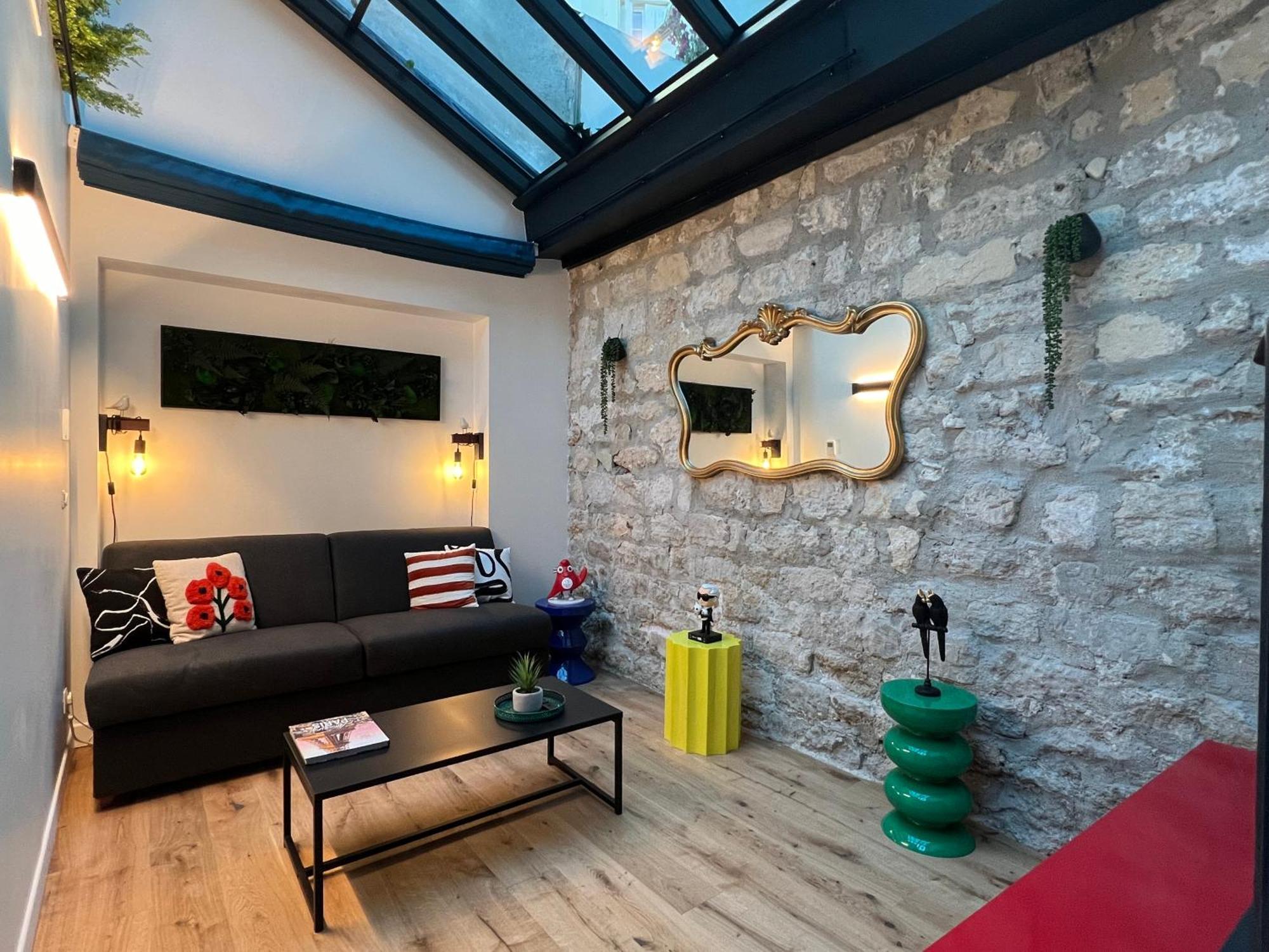Relais Cocorico Artist Glass Roof With Ac Apartment