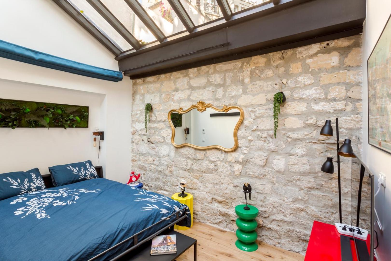 Apartment Relais Cocorico Artist Glass Roof With Ac Paris