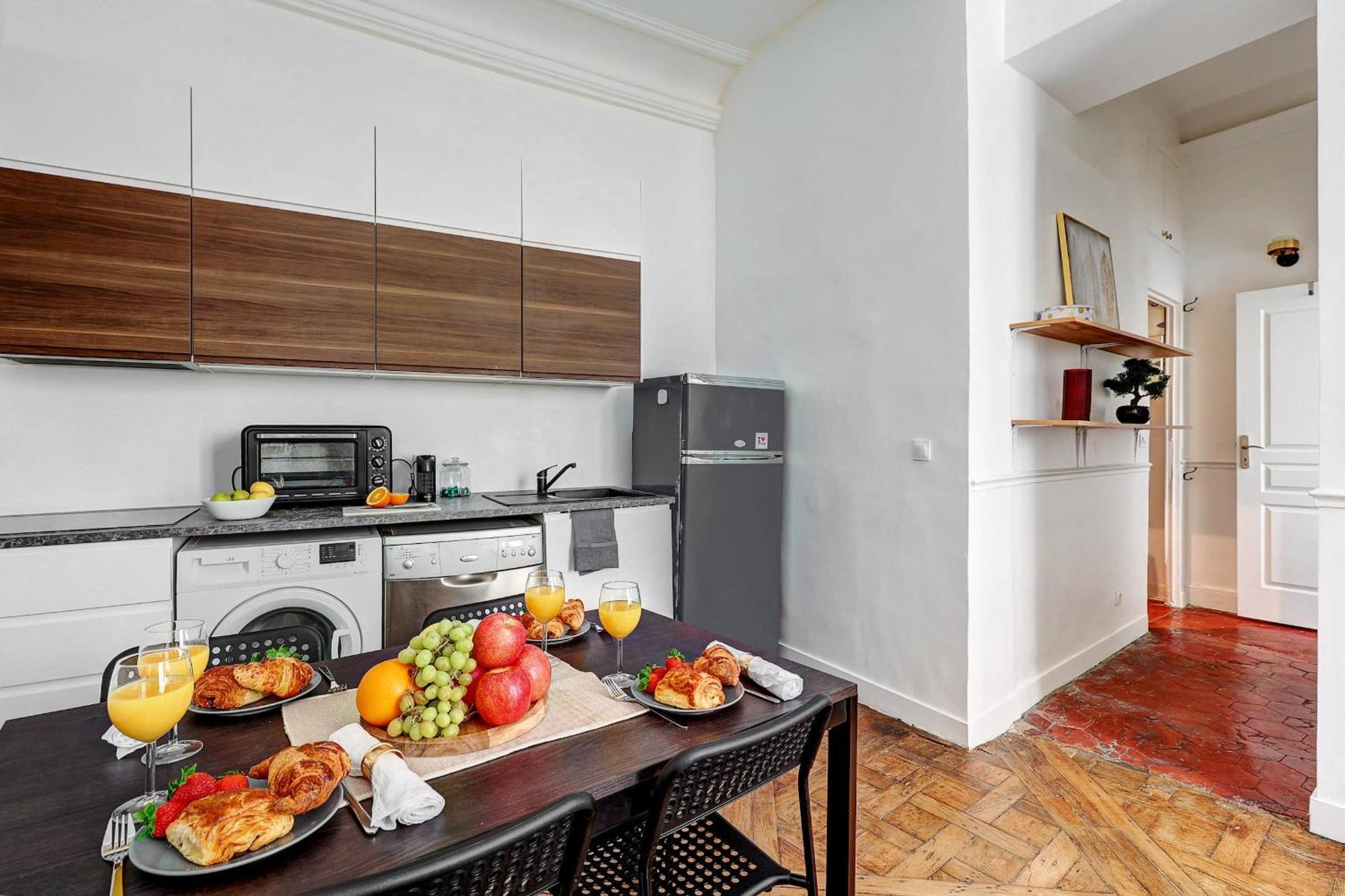 Eiffel Tower & Invalides - 1br - Cityapartmentstay * Paris