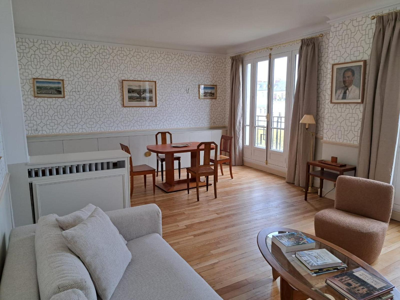 Bright & Elegant With View Over Invalides, Near St Germain Des Pres * Paris