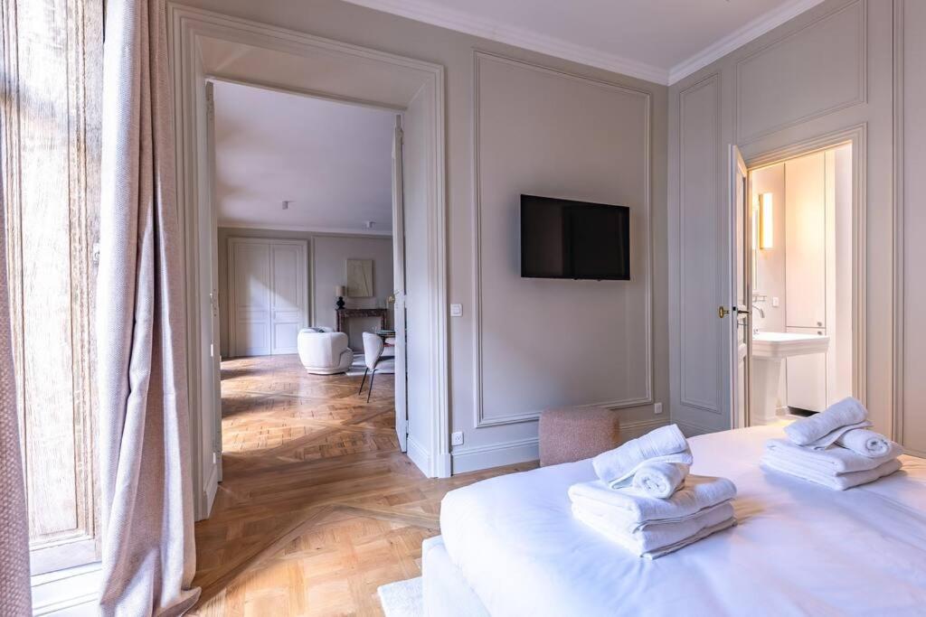 Arc De Triomphe Luxury 3 Bed 3,5 Bath