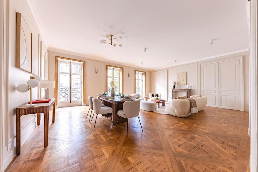 Arc De Triomphe Luxury 3 Bed 3,5 Bath * Paris