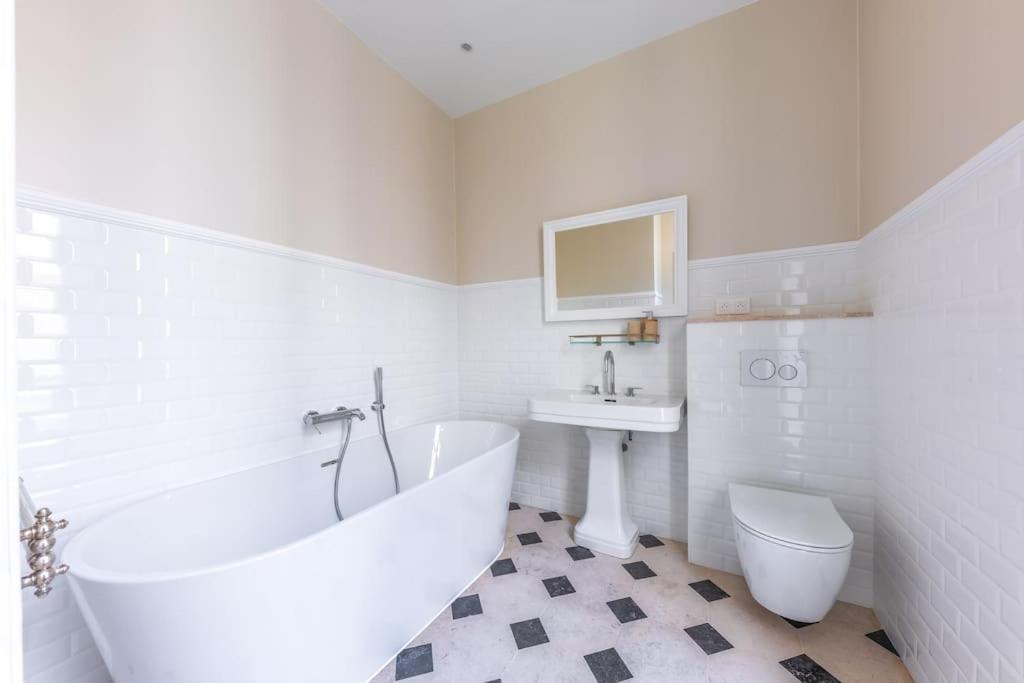 Arc De Triomphe Luxury 3 Bed 3,5 Bath