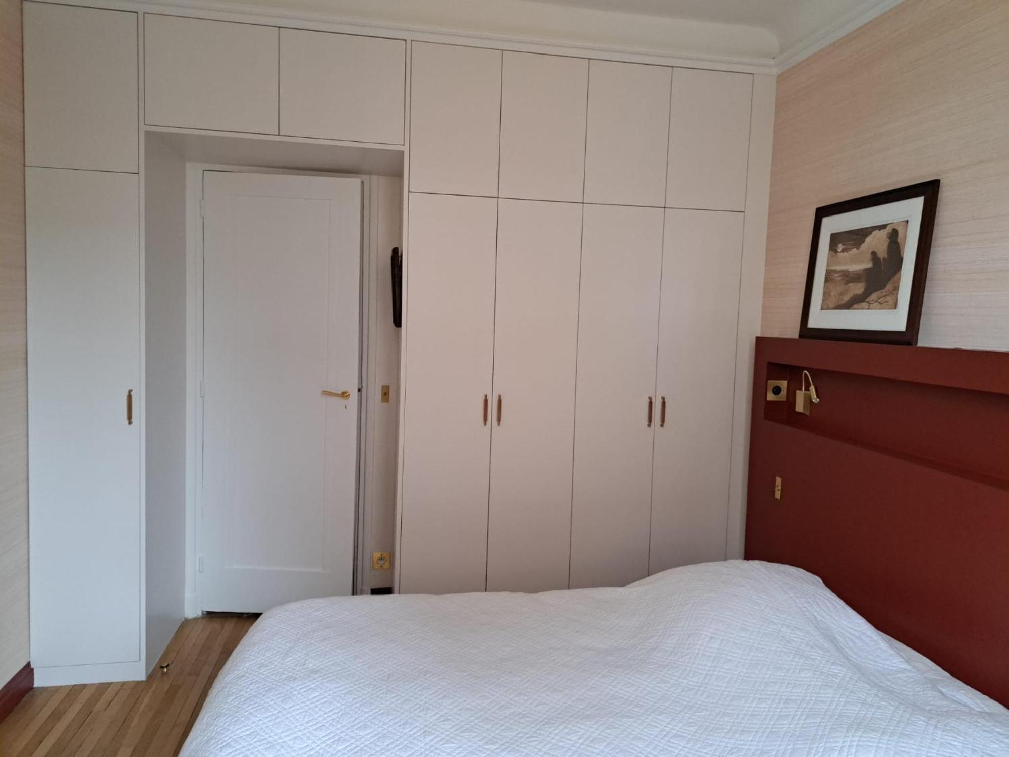Apartment Bright & Elegant With View Over Invalides, Near St Germain Des Pres