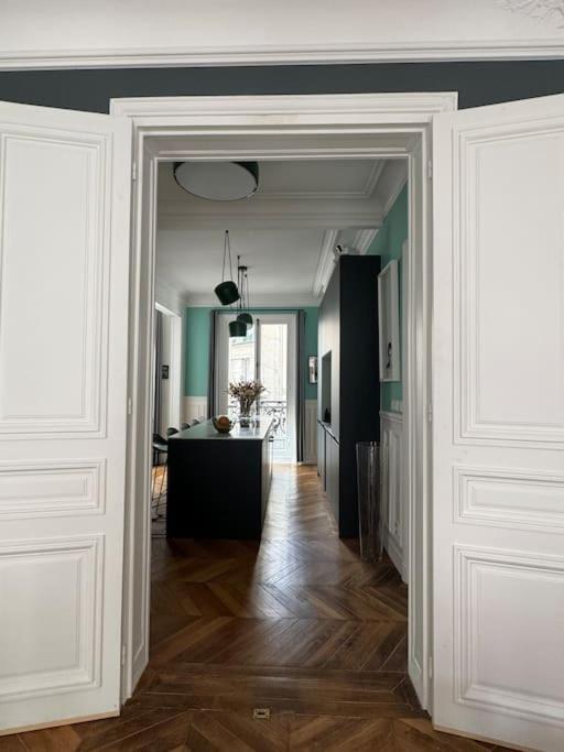 Joyau Au Coeur Du Marais - Refait A Neuf - Luxueux Appartement *
