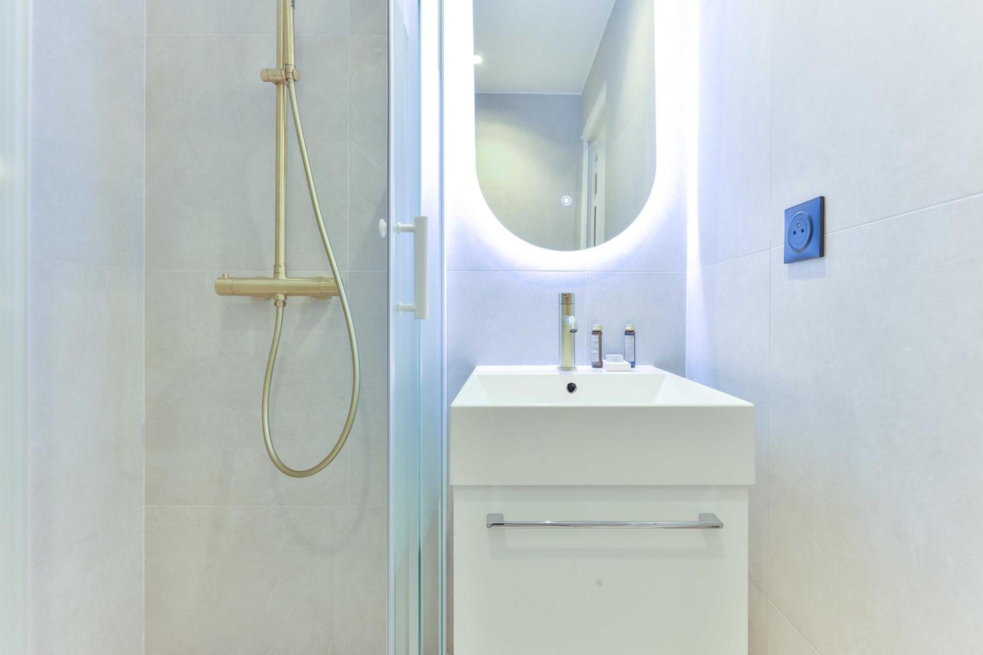 Apartment Beautiful 1-bedroom 4pers Rue Du Commerce Eiffeil Tower Paris