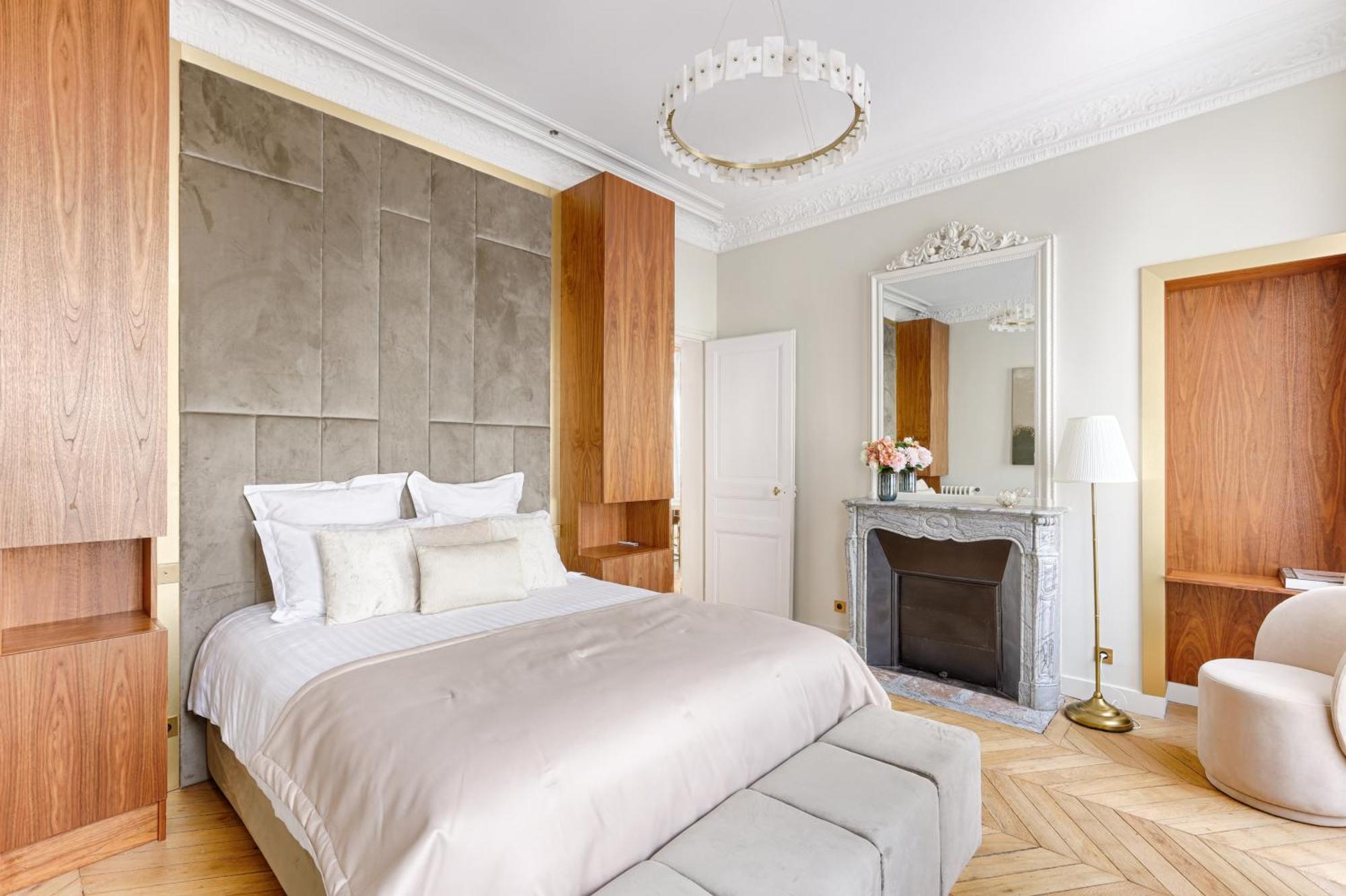 Artistique De Luxe 3 Sur Champs Elysee Appartement Paris