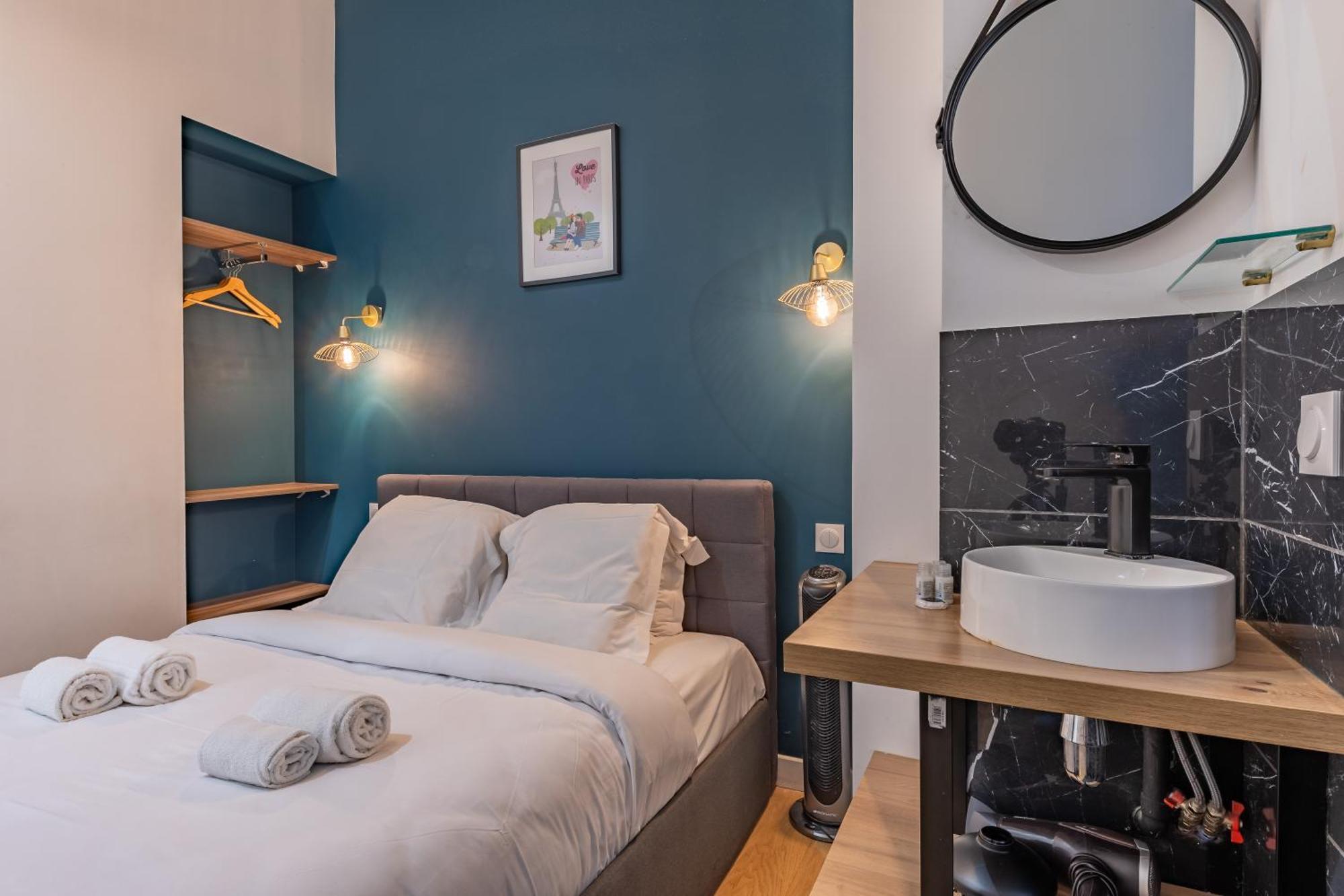 Pick A Flat's In Montmartre - Rue Pierre Fontaine * Paris