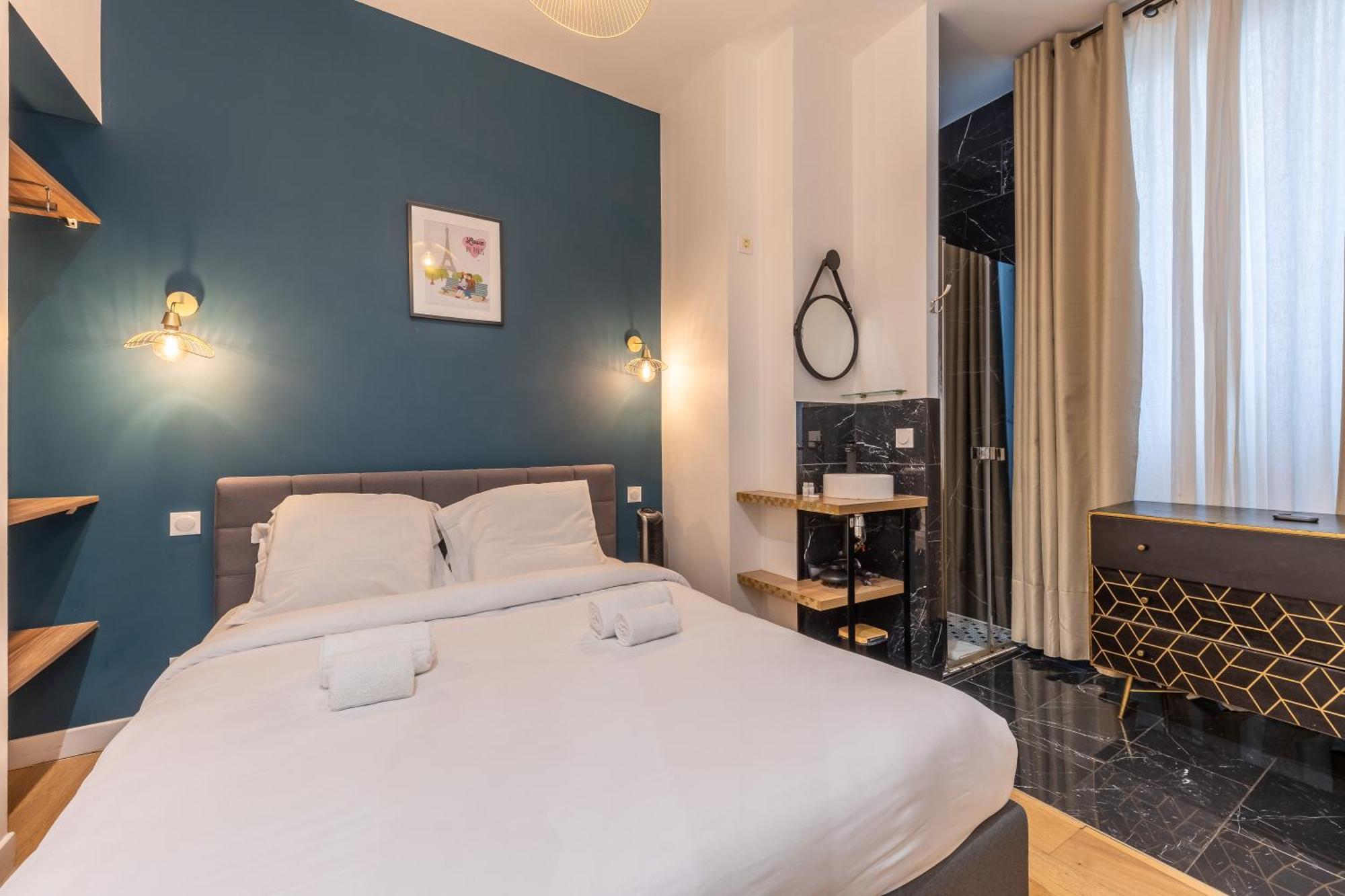Pick A Flat's In Montmartre - Rue Pierre Fontaine