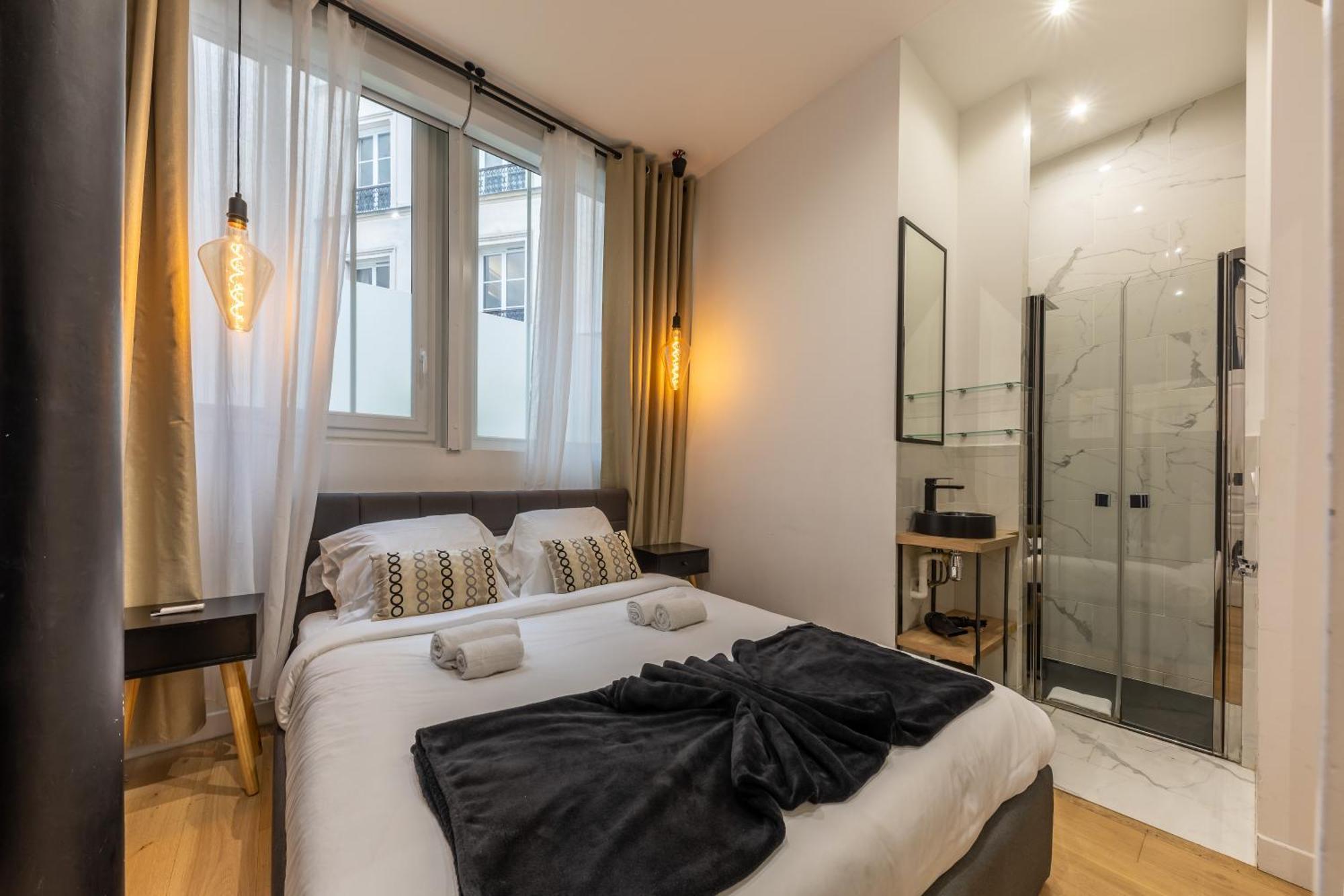 Pick A Flat's In Montmartre - Rue Pierre Fontaine *