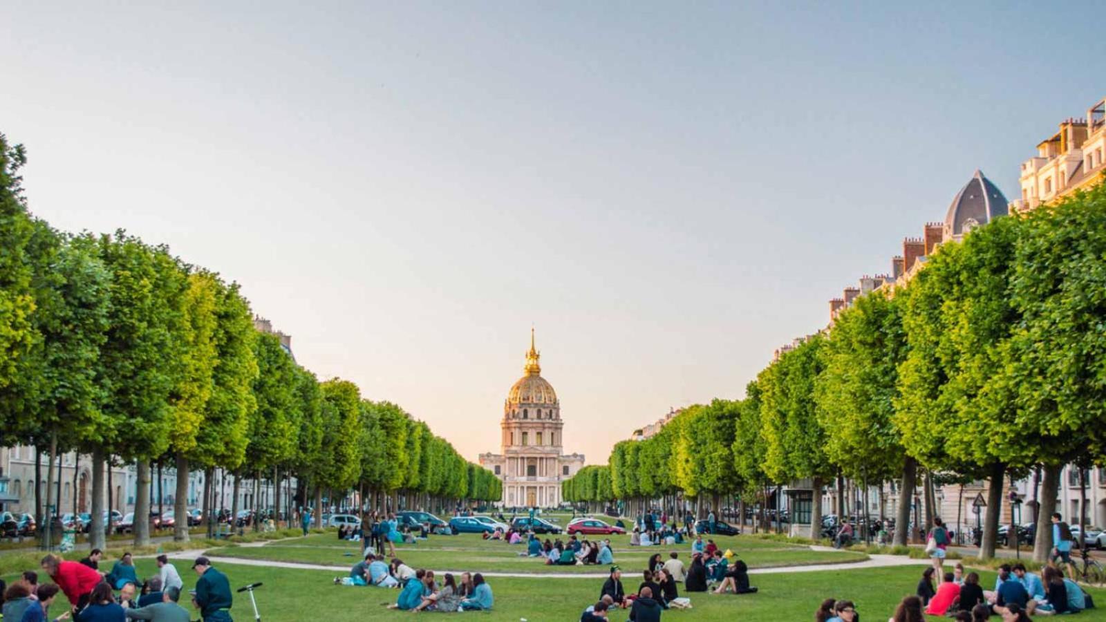 Apartment Bright & Elegant With View Over Invalides, Near St Germain Des Pres Paris