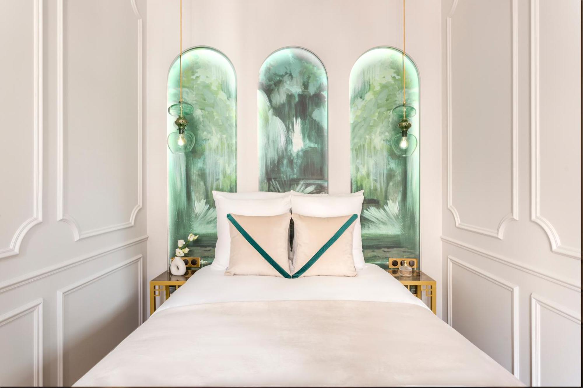 Merveil - Signature - Champs Elysees -kleber * Paris