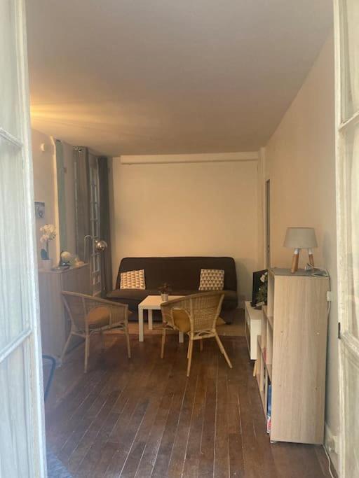 A Montmartre Apartment *