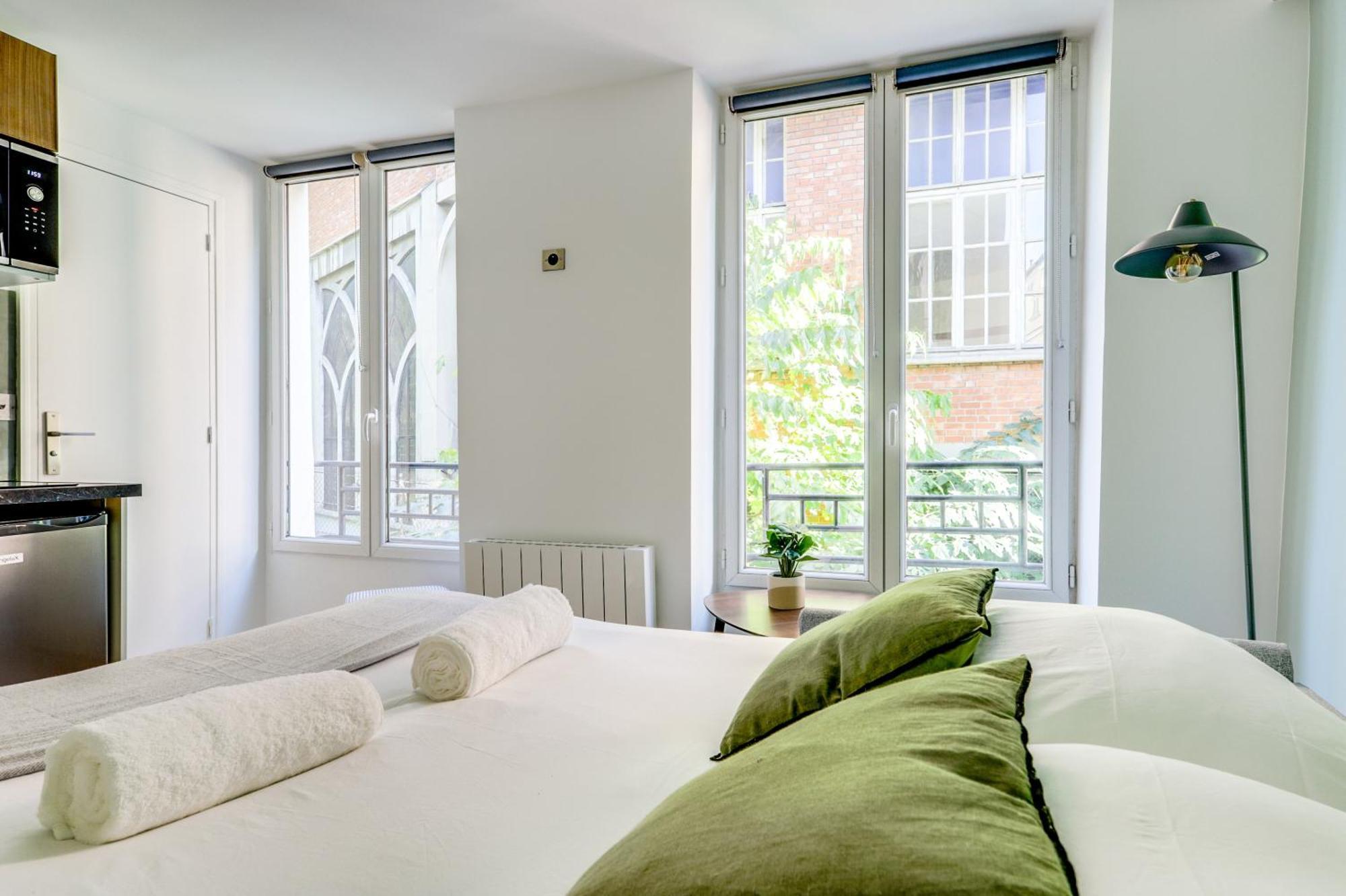 Montmartre L Center & Historic Sacre-coeur Appartement *