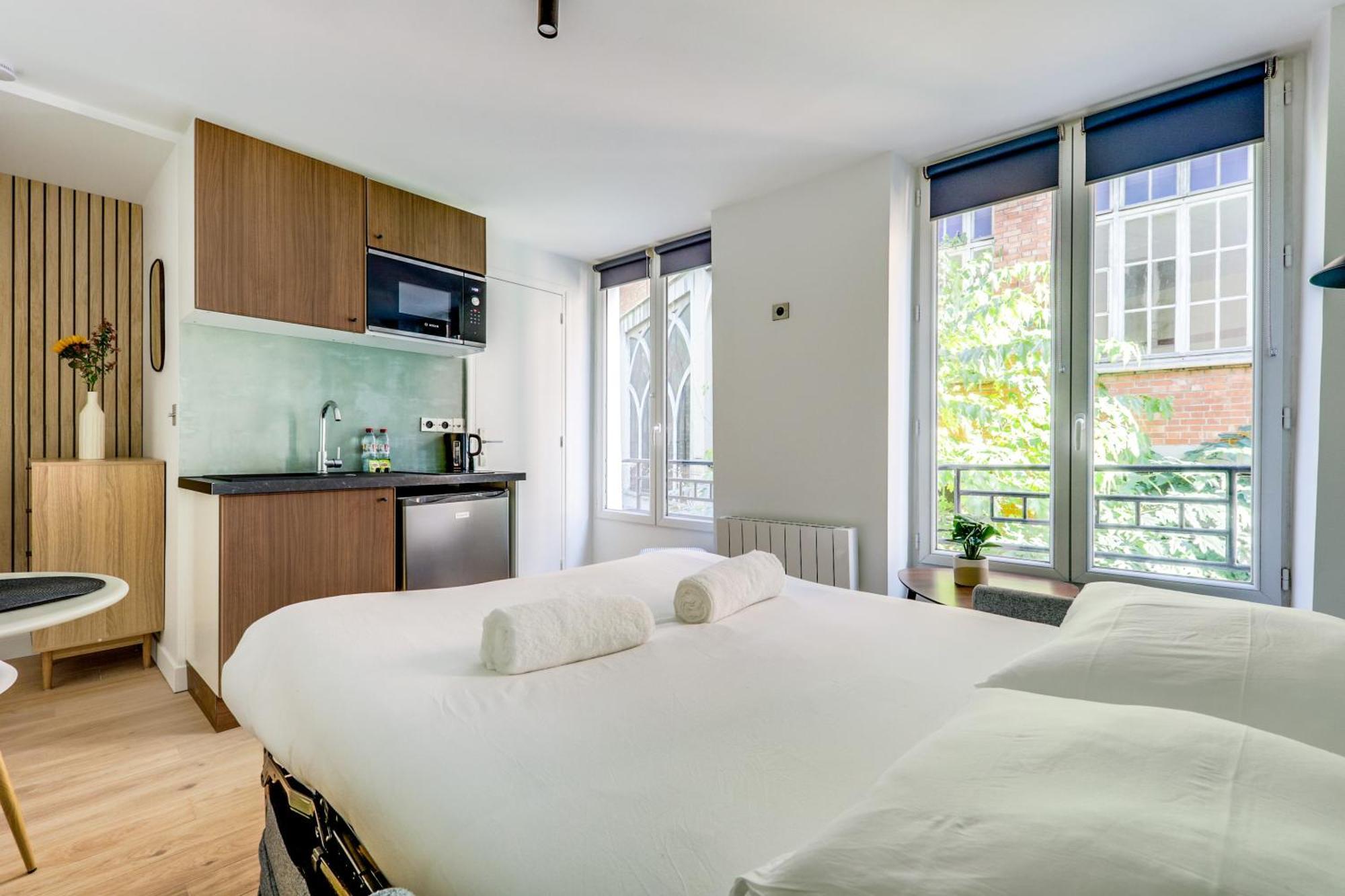 Montmartre L Center & Historic Sacre-coeur Appartement