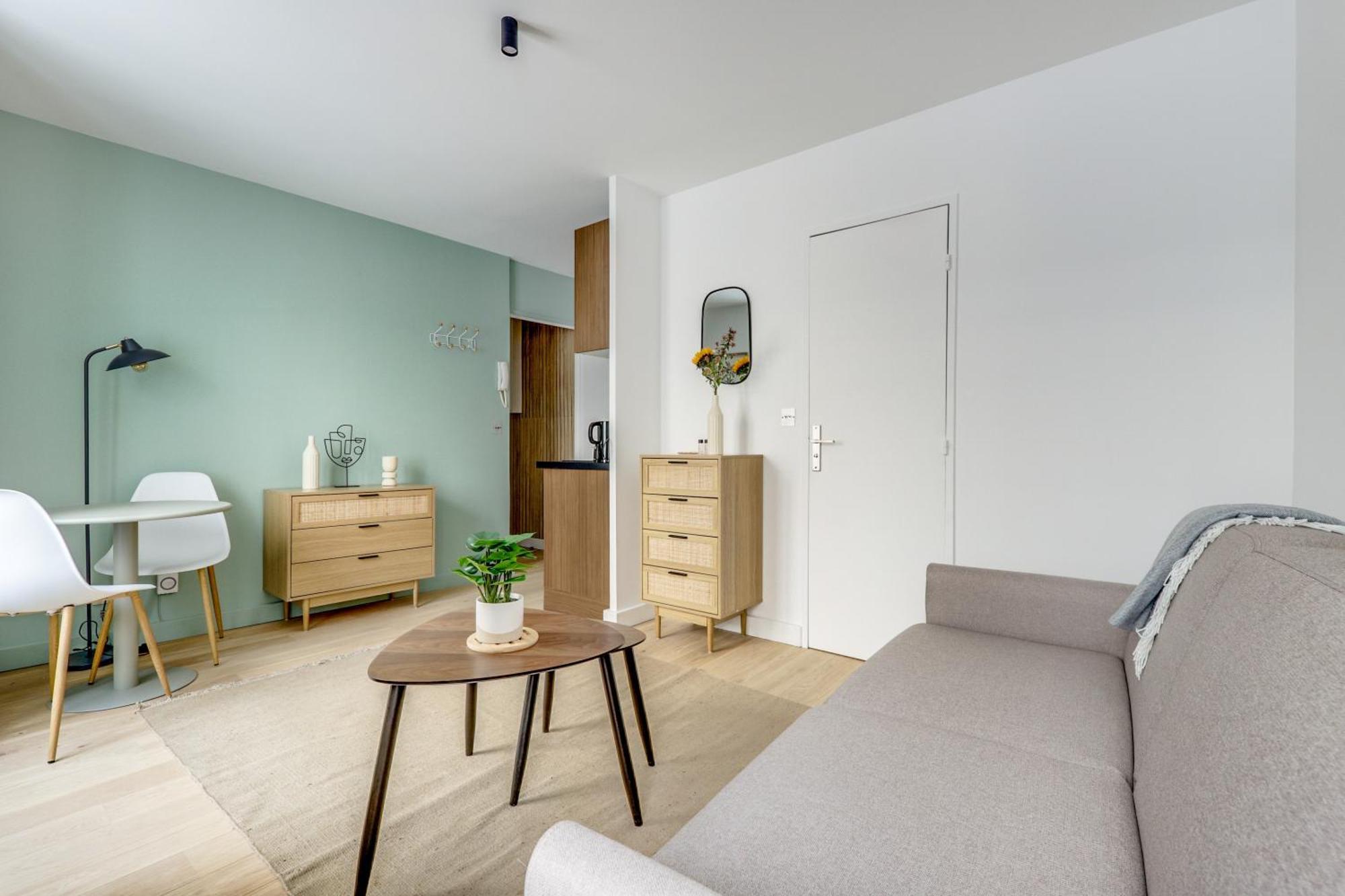 Montmartre L Center & Historic Sacre-coeur Appartement