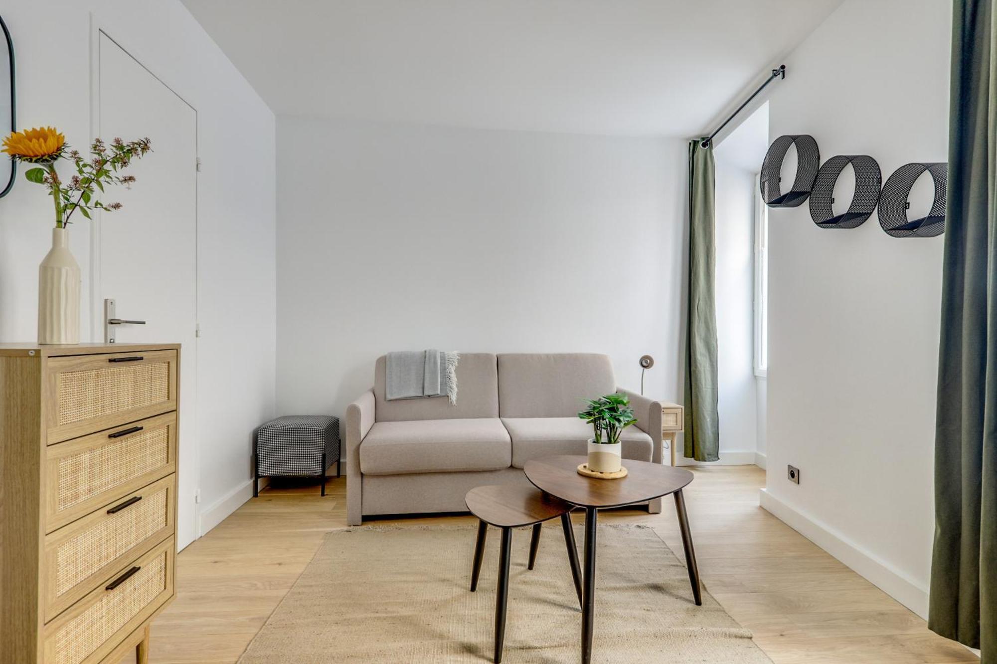 Montmartre L Center & Historic Sacre-coeur Appartement *